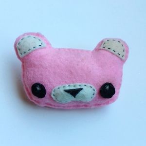 Handmade pink teddybear pushing brooch pin Kawaii gothic lolita